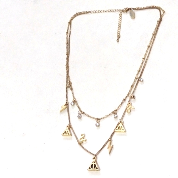 TM & WBEI HARRY POTTER COLLECTION 2018 GOLD-PLATED WARNER BROS. CHOKER NECKLACE - Picture 2 of 9